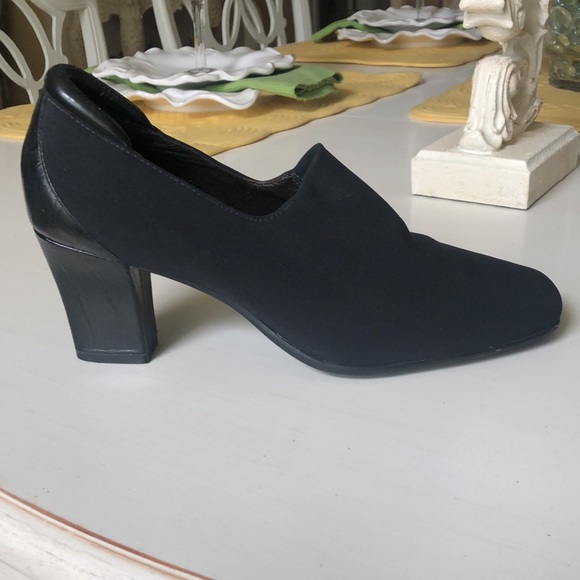 Donald J. Pliner Size 6 1/2 Like New! - Picture 2 of 10